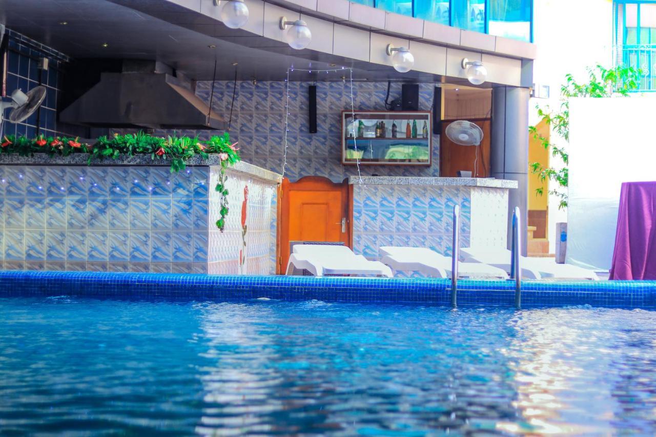 Hotel Prince De Galles ドゥアラ エクステリア 写真